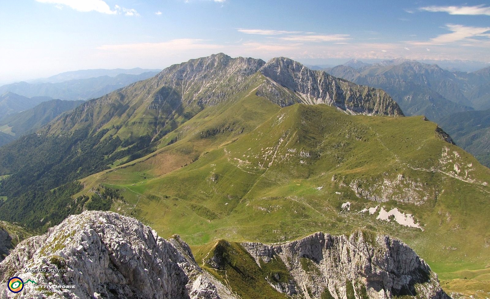 61 Panorama verso Vinviolo e Menna....JPG